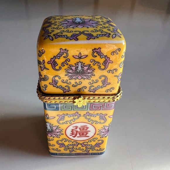 Handpainted Yellow Floral Ceramic Keepsake Box - Picture 1 of 7